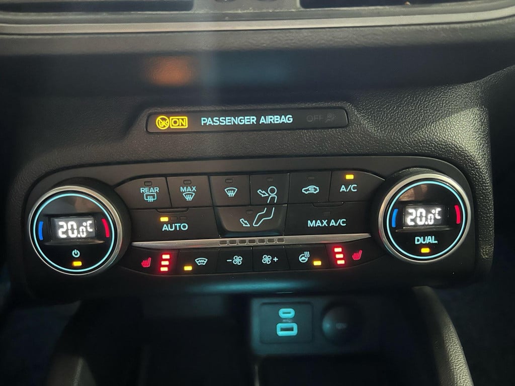 Ford Focus 1.0 ecoboost hybrid 125pk titanium