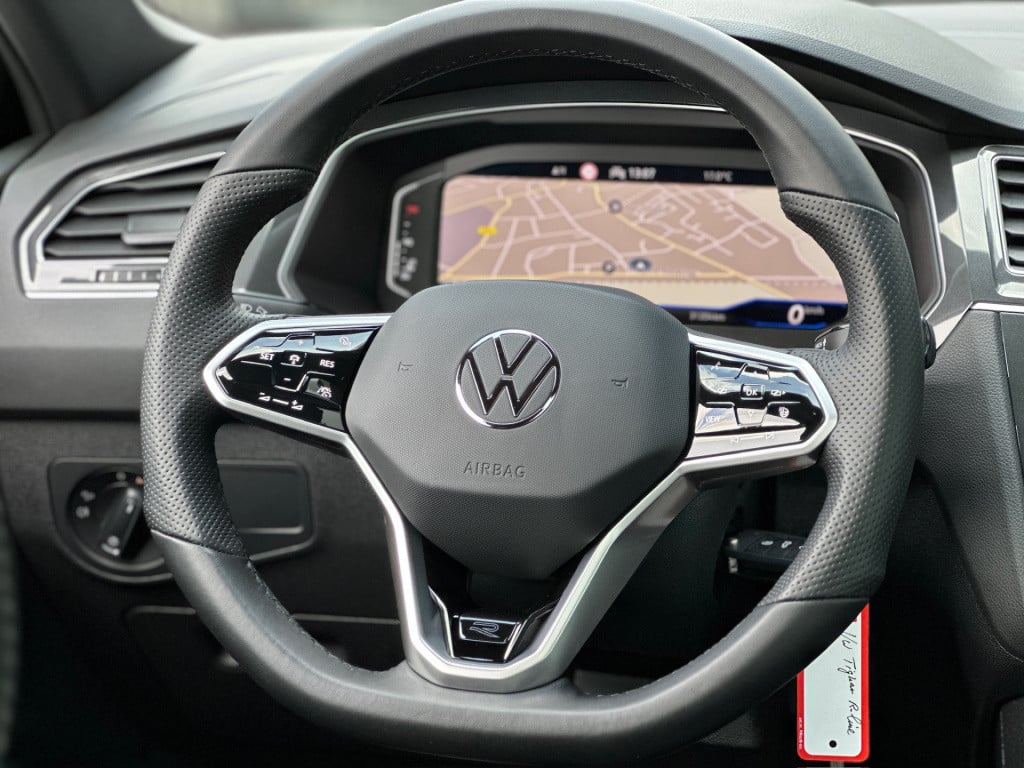 Volkswagen Tiguan 1.5 tsi 150pk dsg r-line | black line | panoramadak | tre