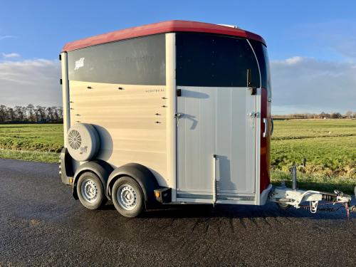 Volledig aluminium Ifor HB403 met voorlosklep en klep/deur