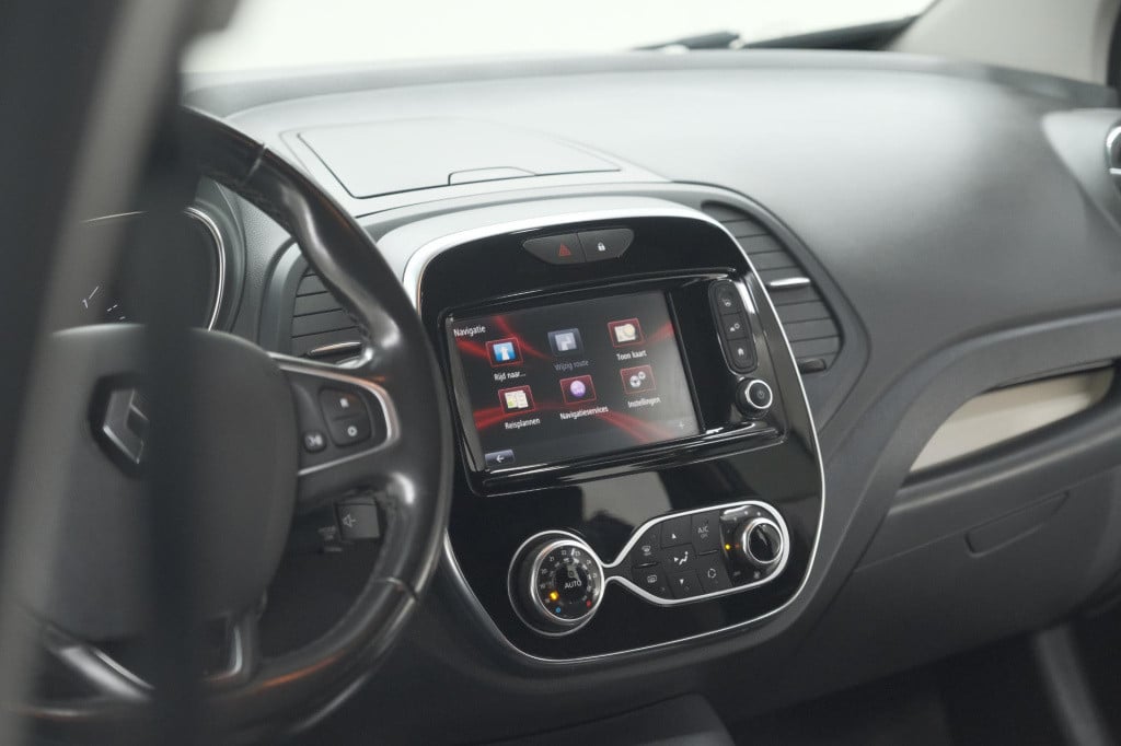 Renault Captur tce 90 intens | trekhaak | camera | navigatie | parkeersenso