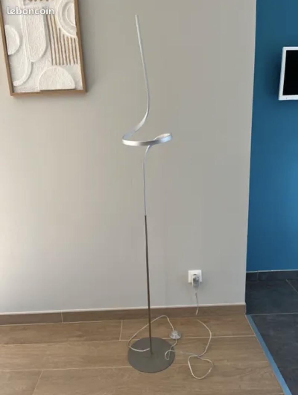 Nieuwprijs €175,- Design LED vloerlamp van Monsieur Meuble, matzilver
