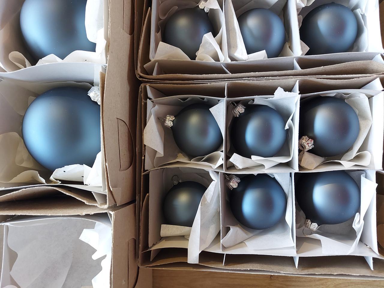 Mooie set mat blauwe kerstballen (mondgeblazen)