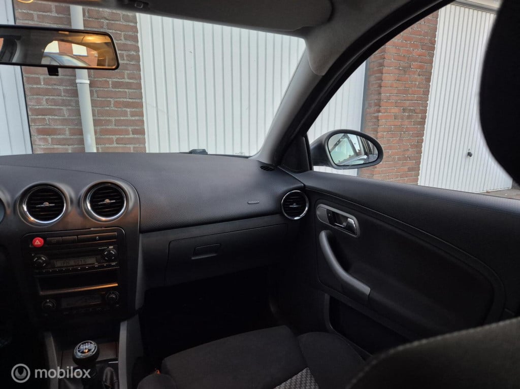 Seat Ibiza 1.6-16v freestyle / 5- deurs / cruisecontrol / airco