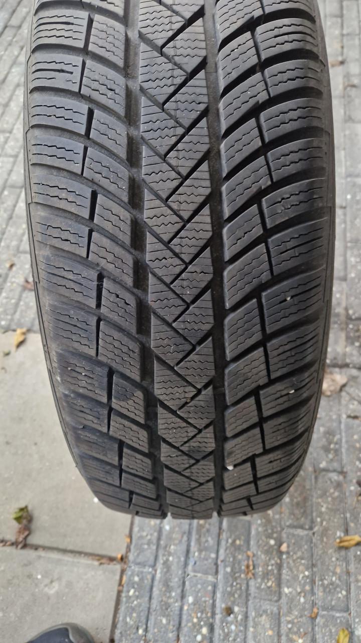 Winterbanden Toyota C-HR op l.m