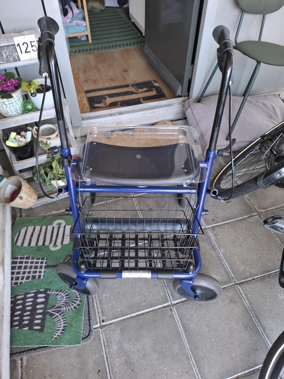 Rollator,nieuw , tekoop 75 euro(1 week oud