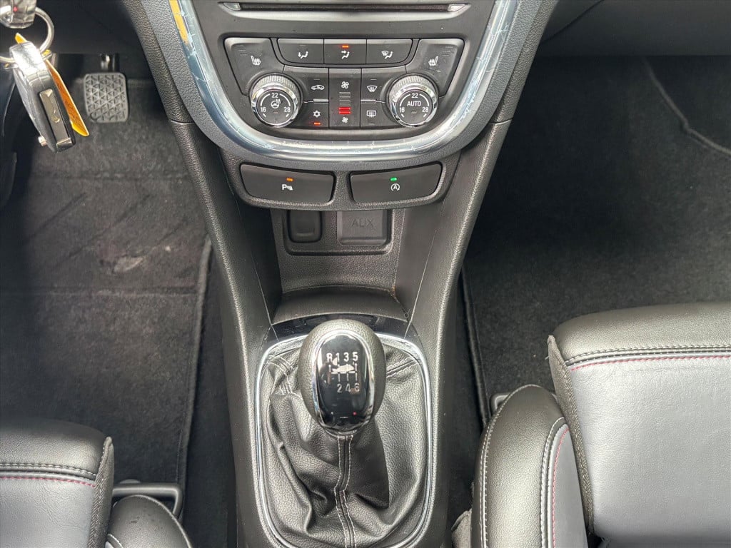 Opel Mokka 1.4 turbo 140pk cosmo| sunroof|trekhaak|leder| stoel-stuurverwar