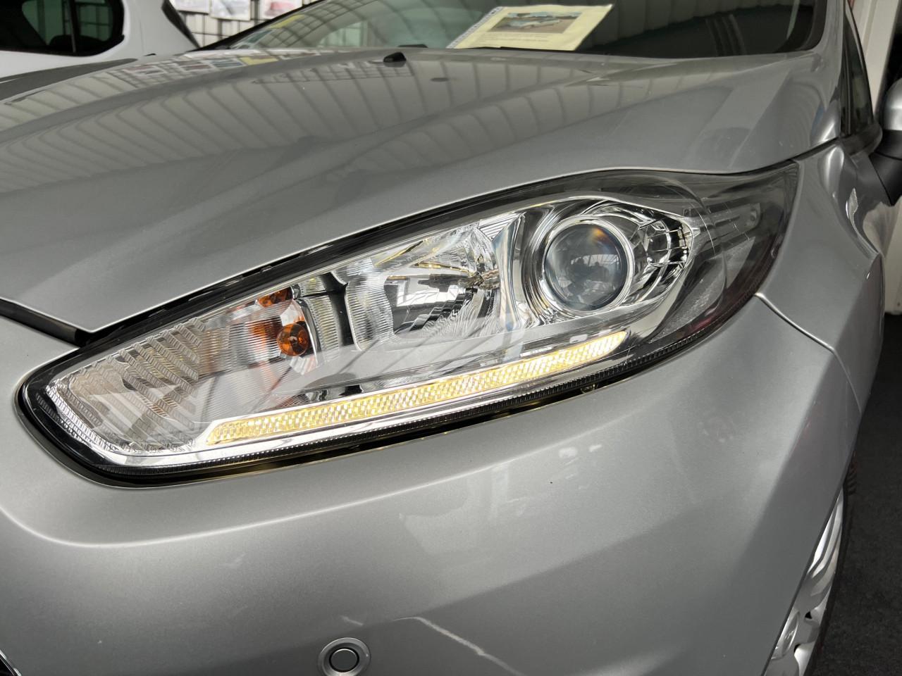 Keurige Ford Fiesta uit 2017 met slechts 71.000 km LED/Airco