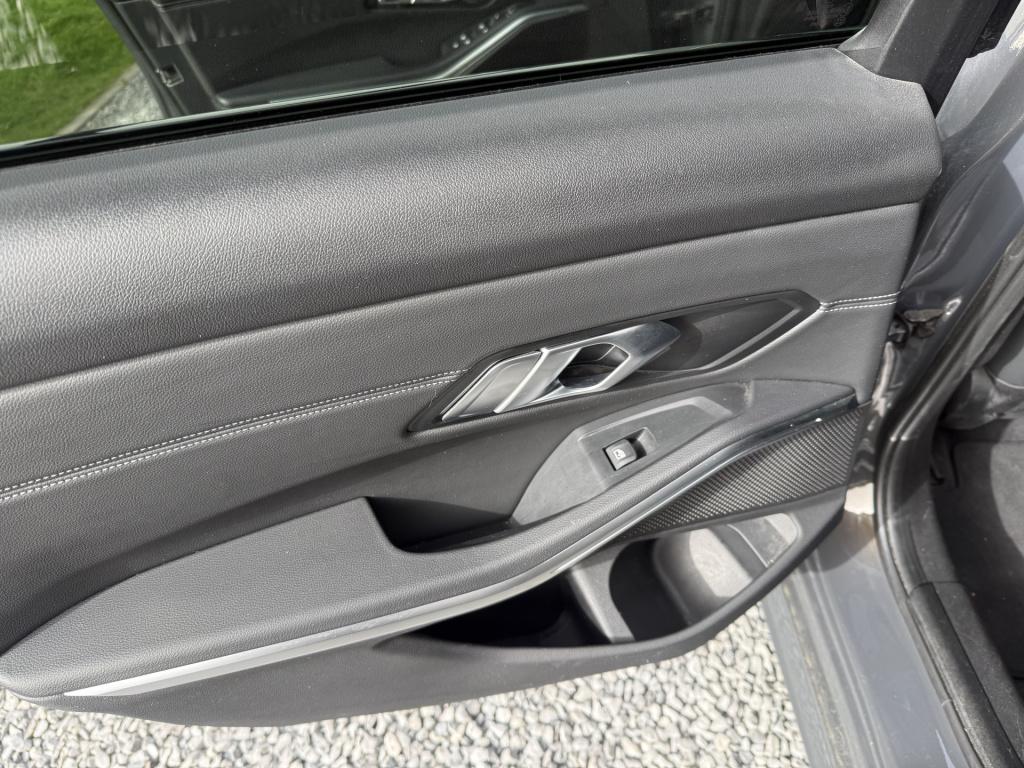 BMW 3-serie touring 330e automaat high executive m-sportpakket