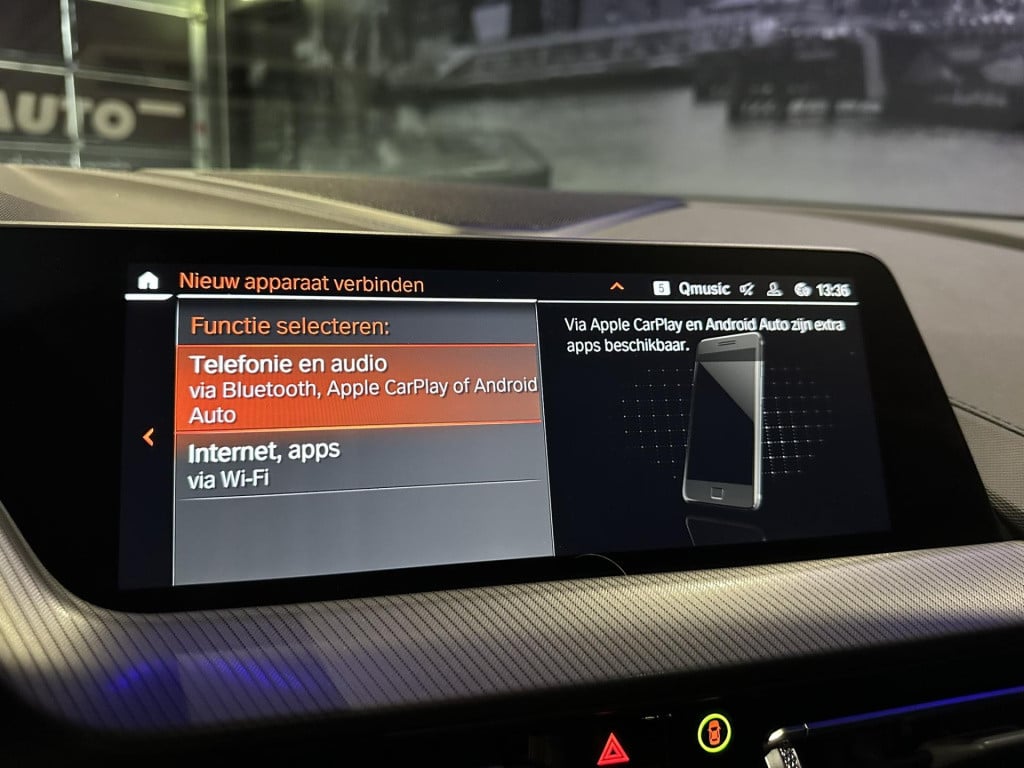 BMW 1 Serie 118i high executive *m-pack*pano*harmankardon*m-technic stoelen
