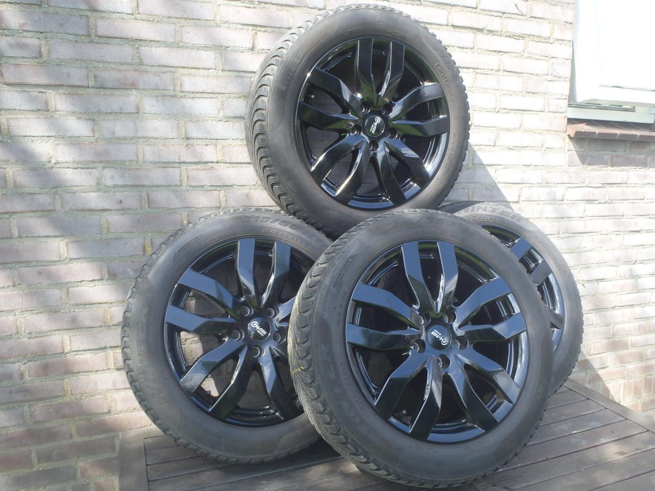 SET NIPPON velgen 7,5J x 17, steek 5x114,3 en ET47 met banden.