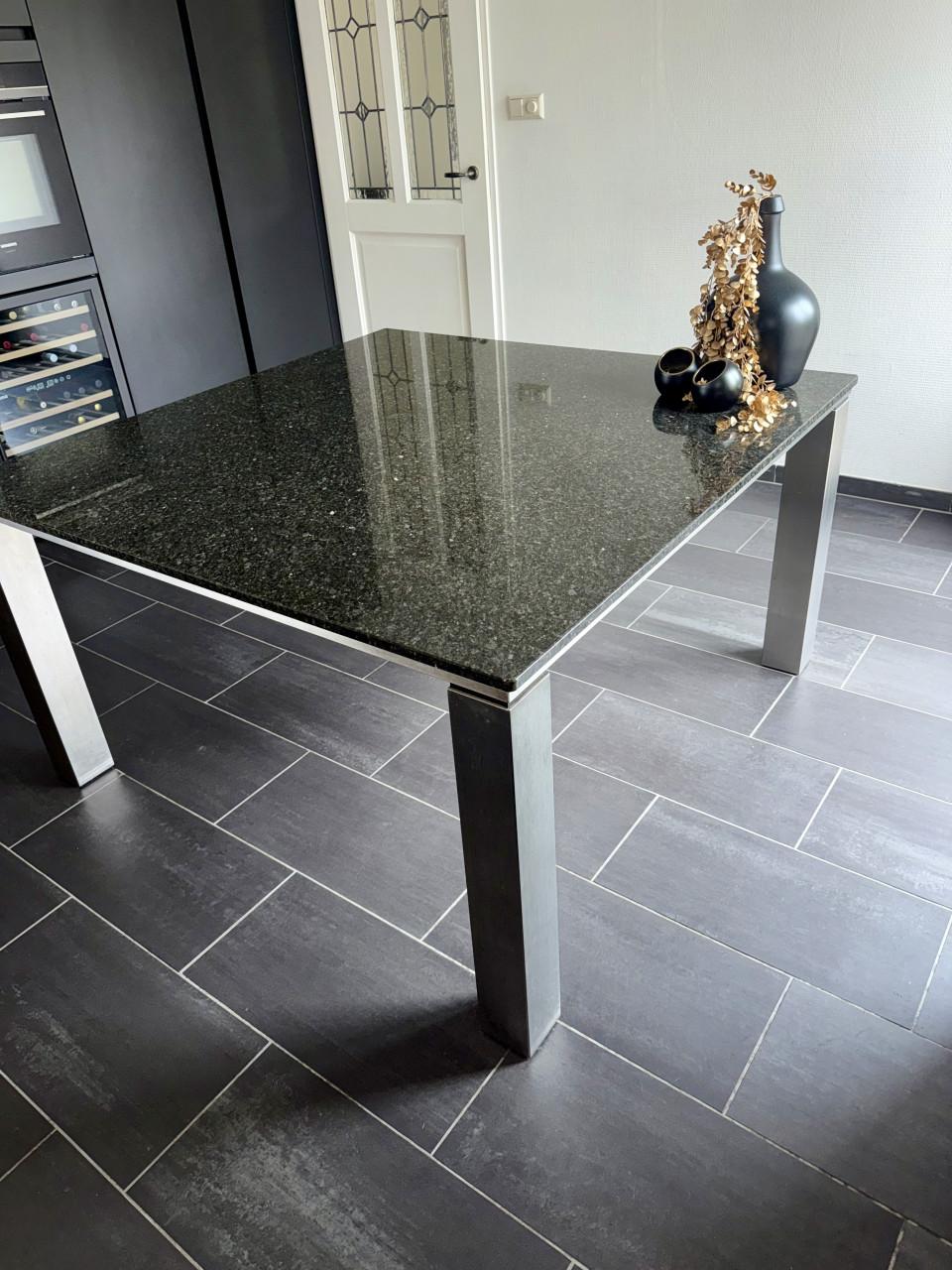 Prachtige granieten eettafel