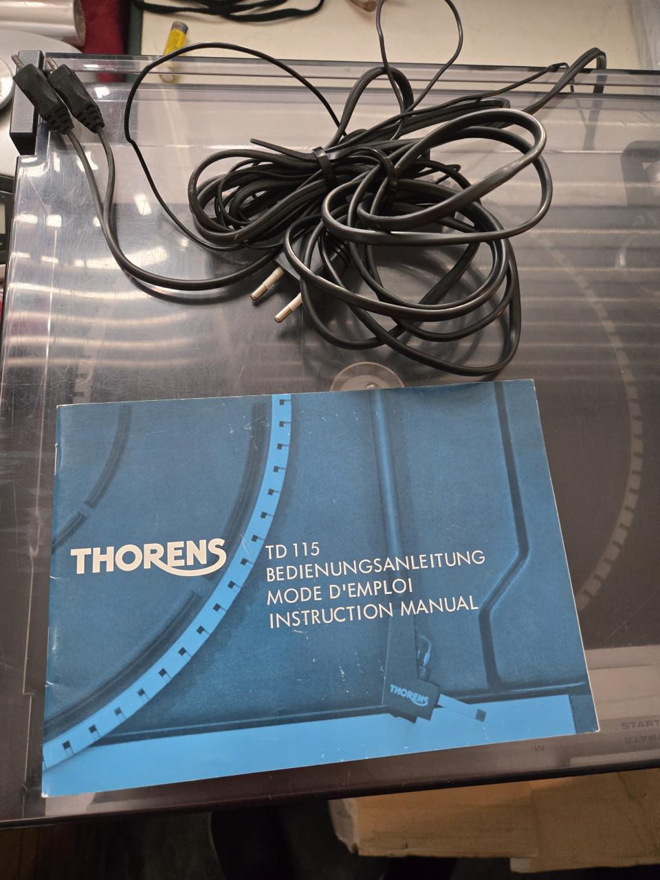 Thorens TD 115 semi-automatische draaitafel.