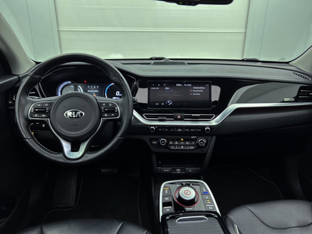 Kia E-niro executiveline 64 kwh | schuif-/kanteldak | 3-fase | jbl | stoelk
