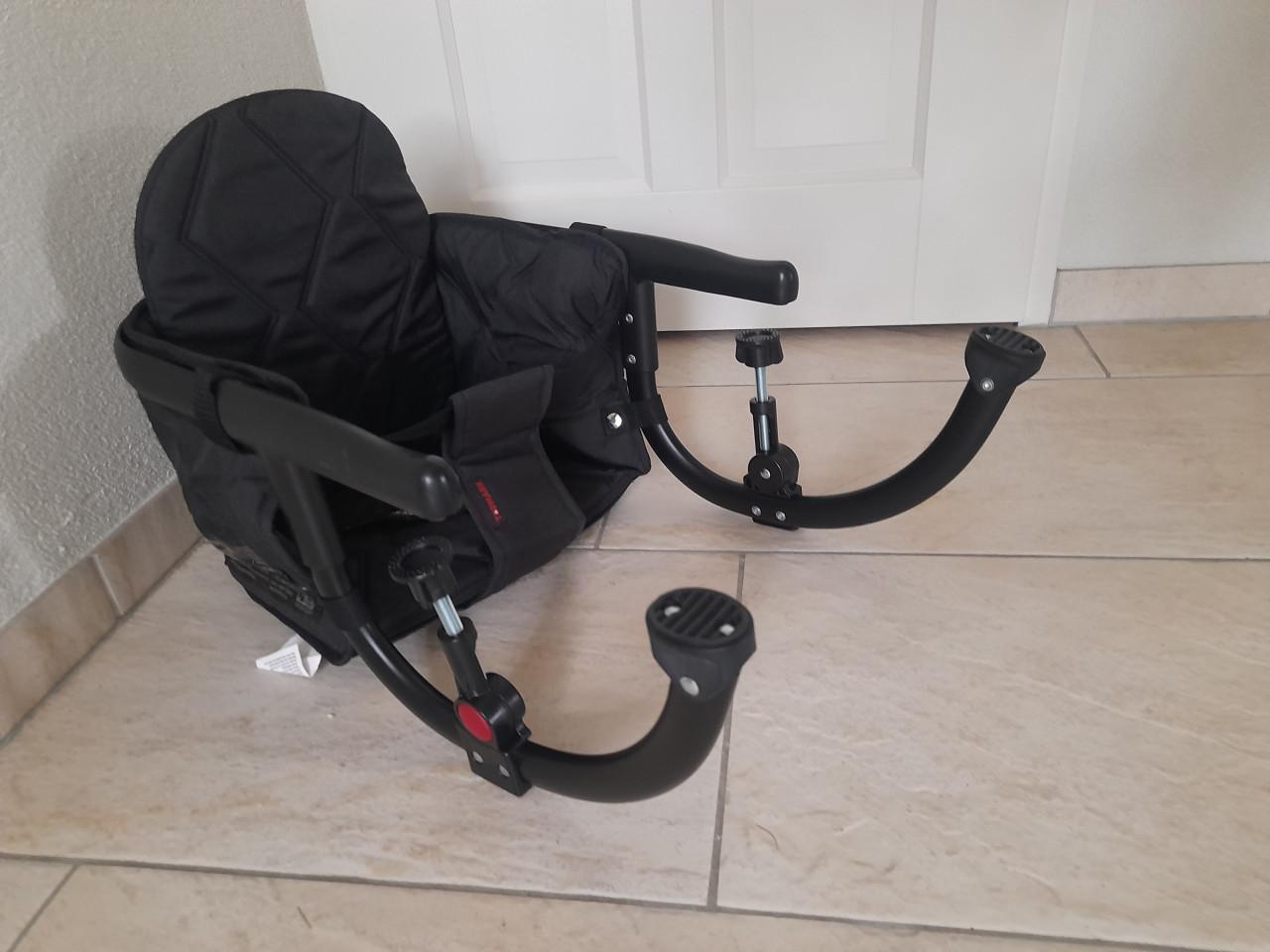 Topmark tafelhangstoel (z.g.a.n.)