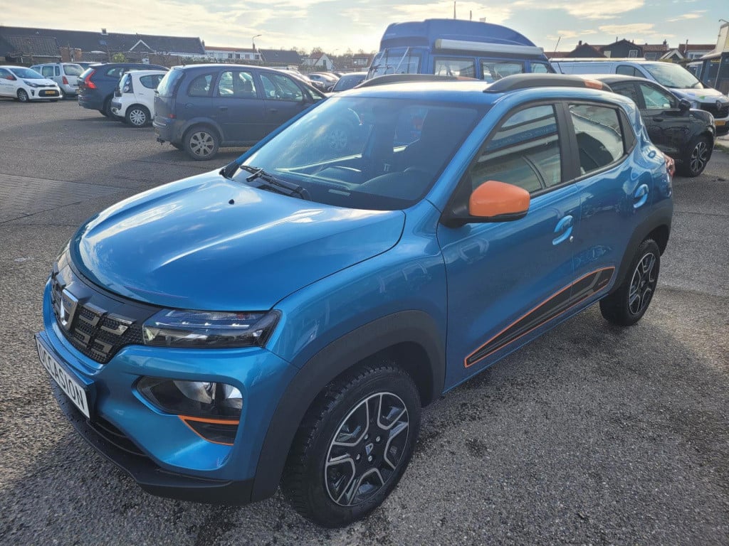 Dacia Spring comfort plus (orange pack) 27 kwh slechts 130km btw auto