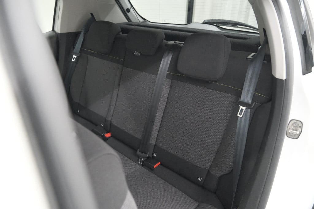 Citroen C3 puretech 110 s&s shine | camera | navigatie | apple carplay | pa