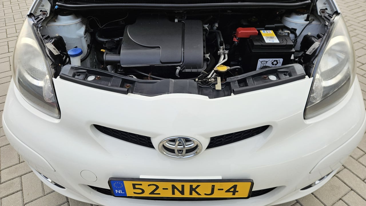 Zuinige TOYOTA AYGO 5drs AIRCO Bj. 11-2010 / NL AUTO  / 1:23 !