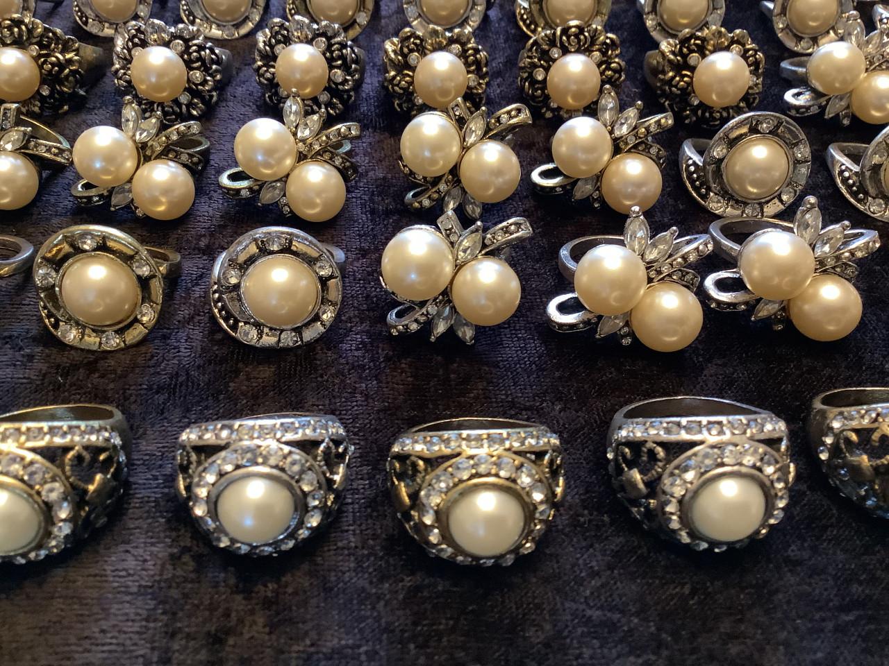 Partij hele mooie ringen ( partij 121) AANBIEDING !!!!!!