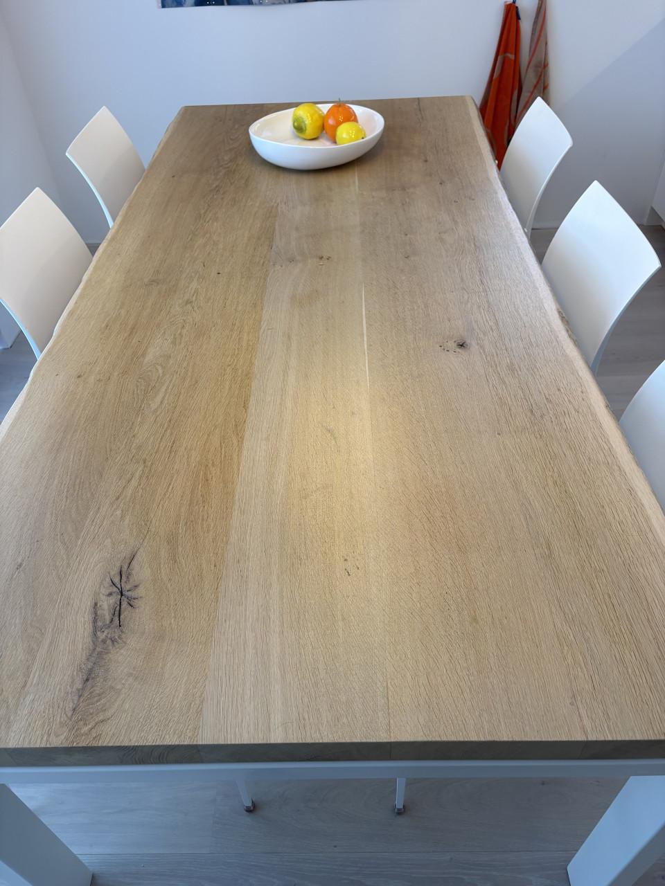 Mooie eikenhouten boomstam eettafel 210 x 100