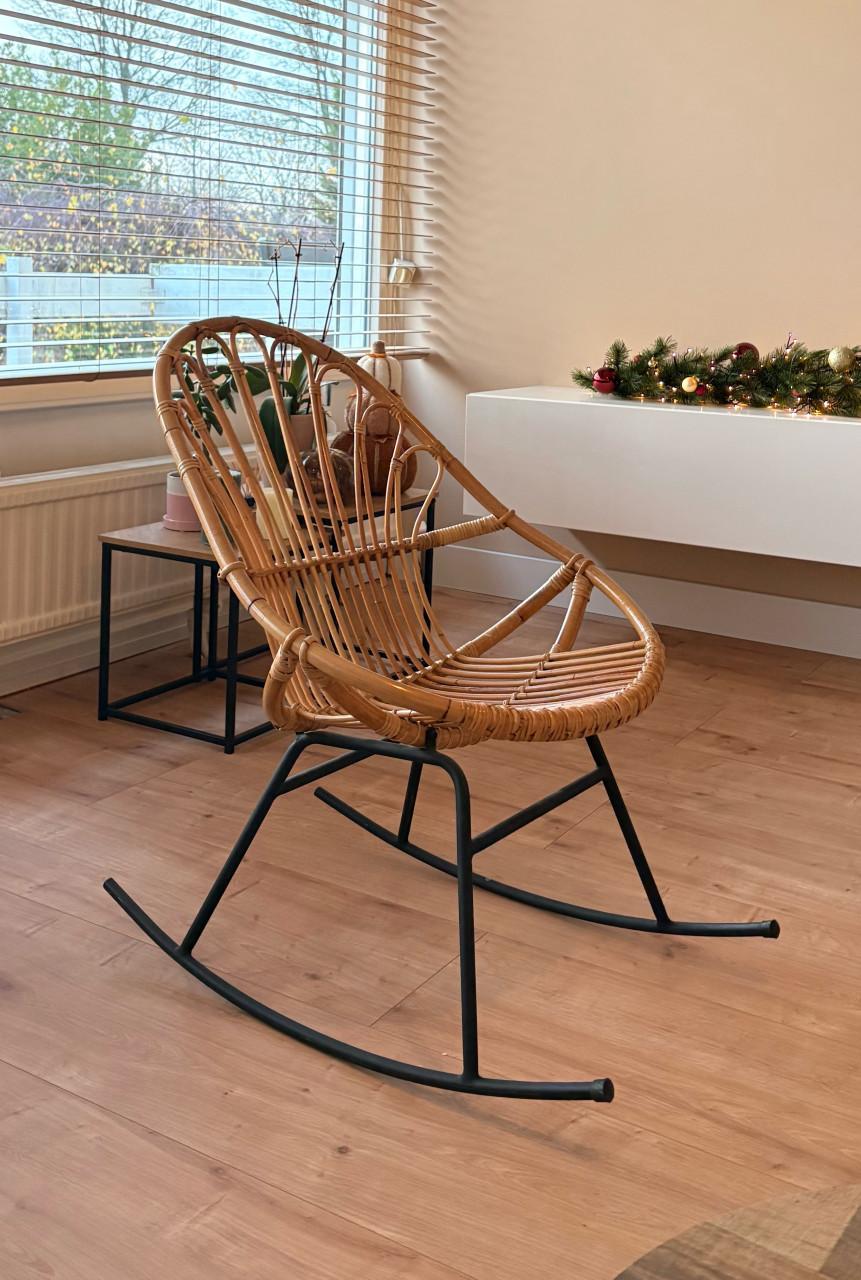 Rotan schommelstoel