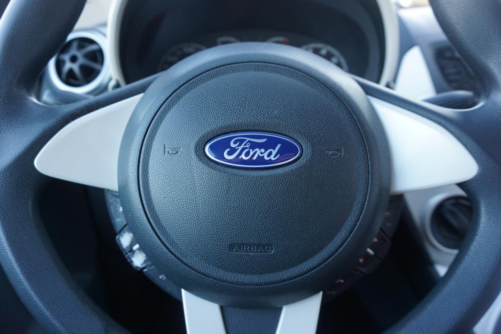 Ford KA 1.2 titanium airco / elektr. ramen / nap / apk t/m 18-11-2026