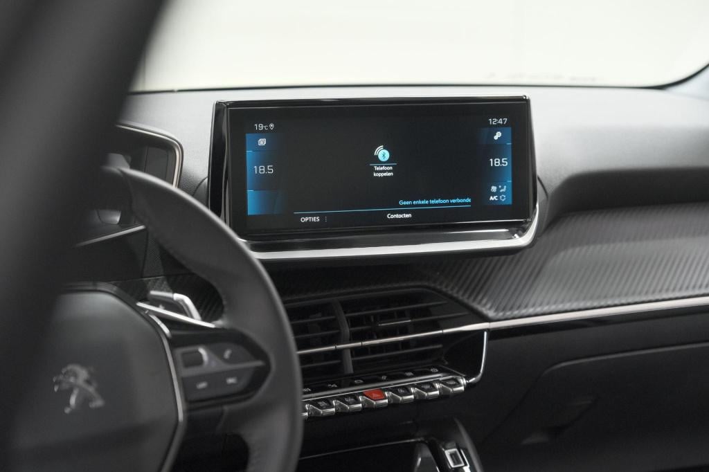 Peugeot 208 puretech 100 eat8 allure pack | camera | navigatie | apple carp