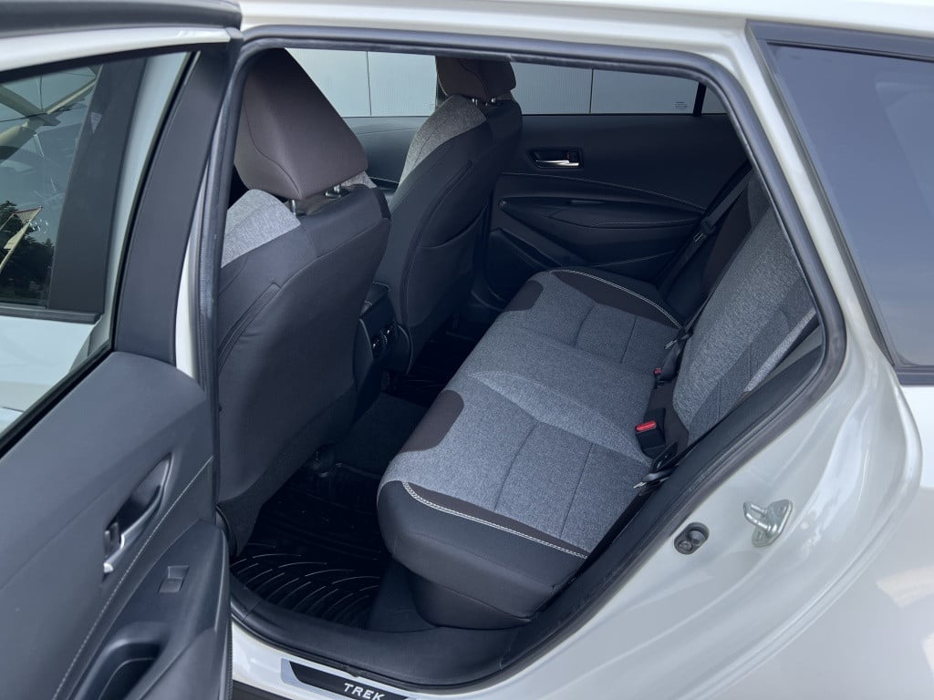 Toyota Corolla Touring Sports 1.8 hybrid trek