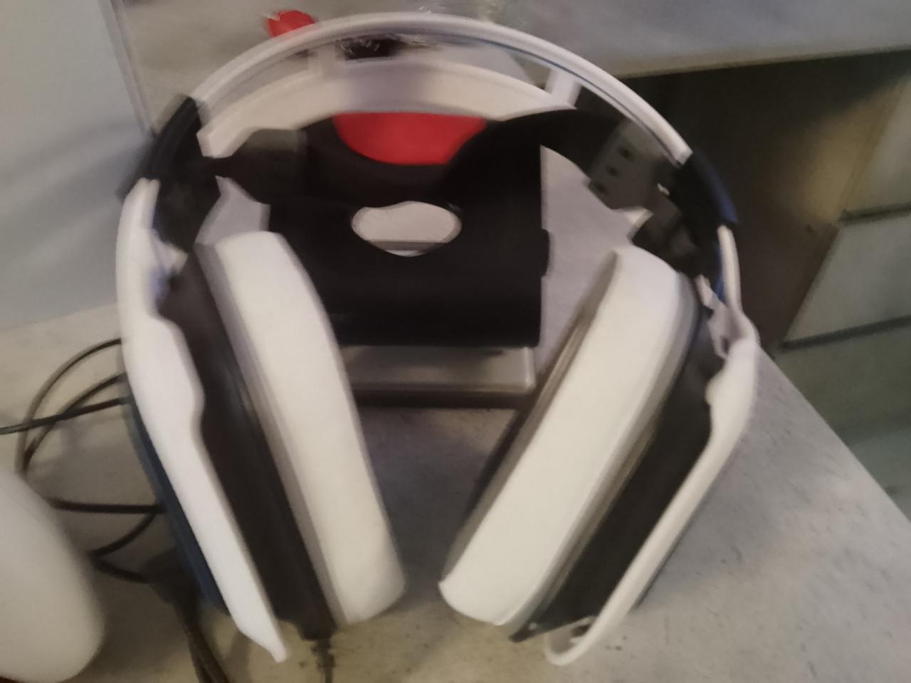 Ps5 digital editie met controller en  headset en oplaadstation