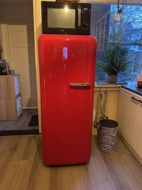 Rode Smeg koelkast, eye-catcher voor in je keuken!