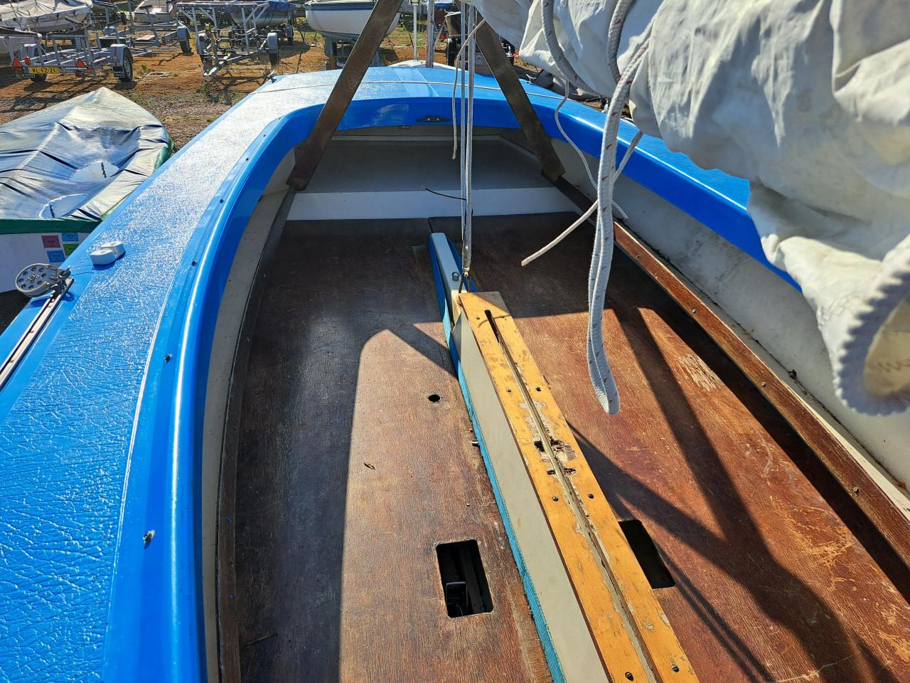 Leuke flying arrow 5.60m zeilboot met trailer