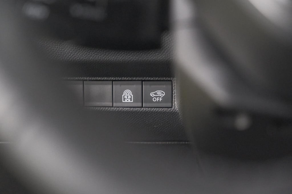 Peugeot 208 puretech 100 allure | parkeersensoren | apple carplay | climate