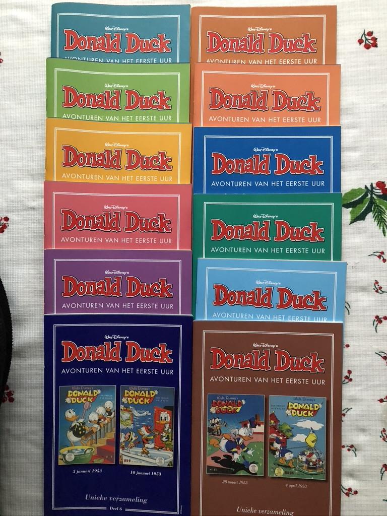 UNIEKE VERZAMELING12 DELIGE MINIE DONALD DUCK's in VERZAMELBOX.
