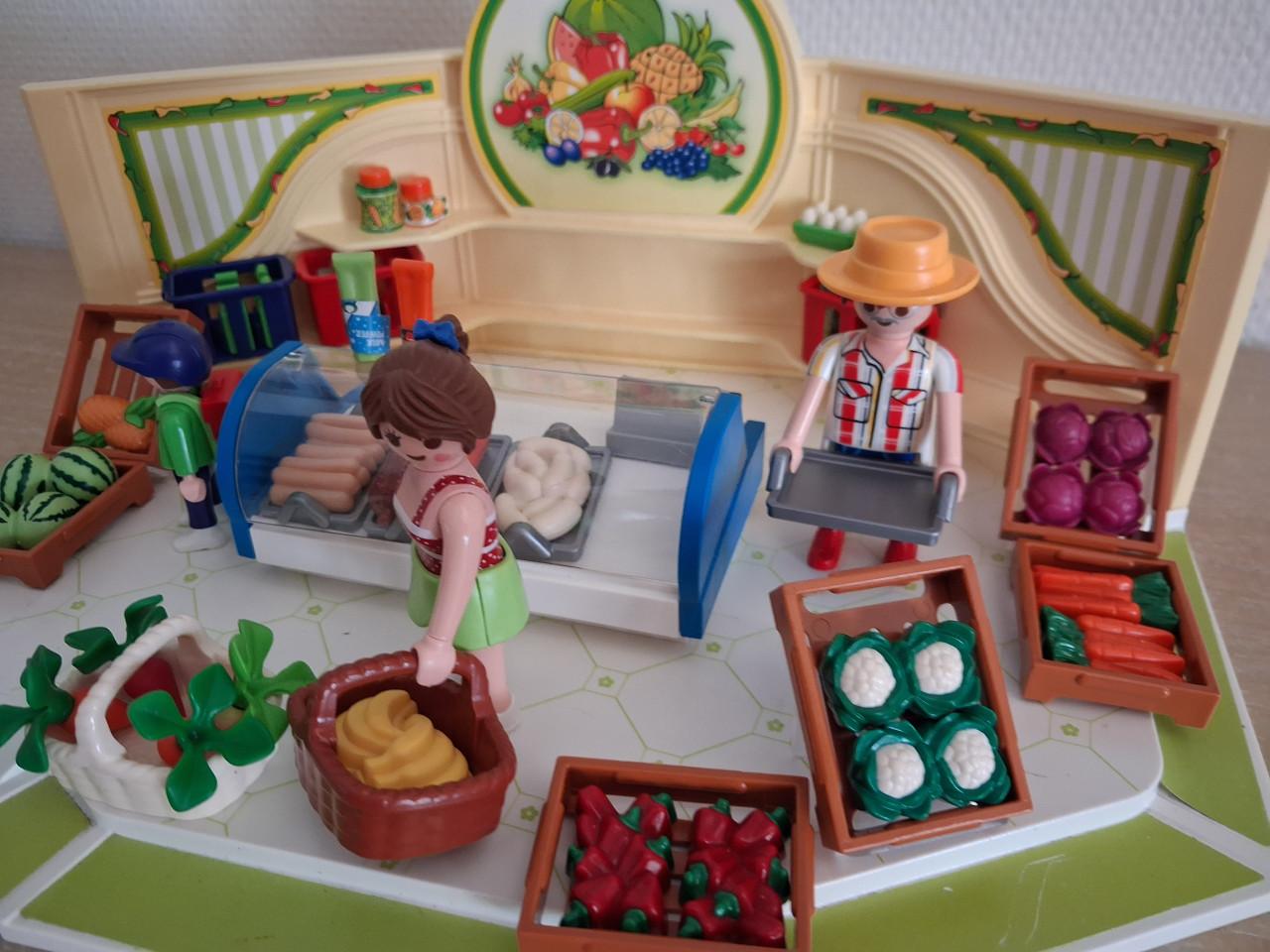 Playmobil winkel met fruit, groente, vlees, fris setnr 9403