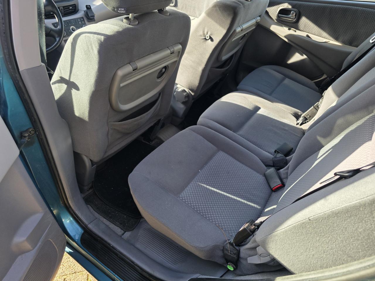 Nissan almera tino 1.8 2003 154464km APK 31-10