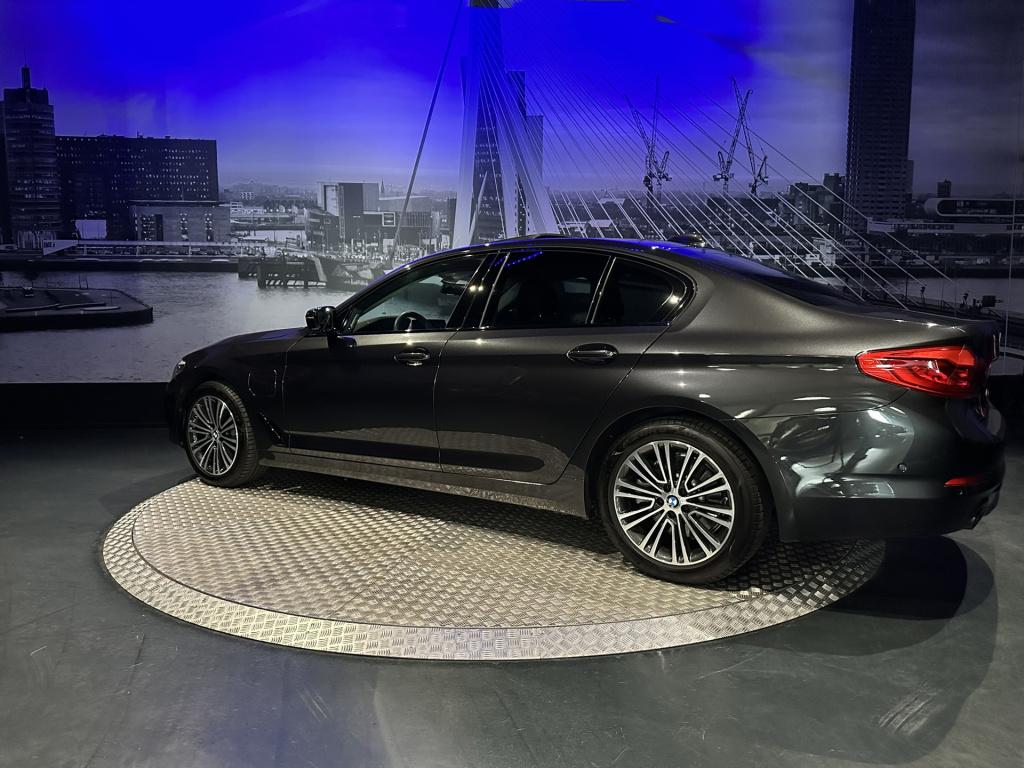 BMW 5 Serie 530e iperformance high executive *schuifdak*harmankardon*