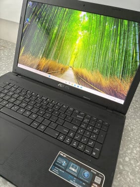 Asus R704A laptop