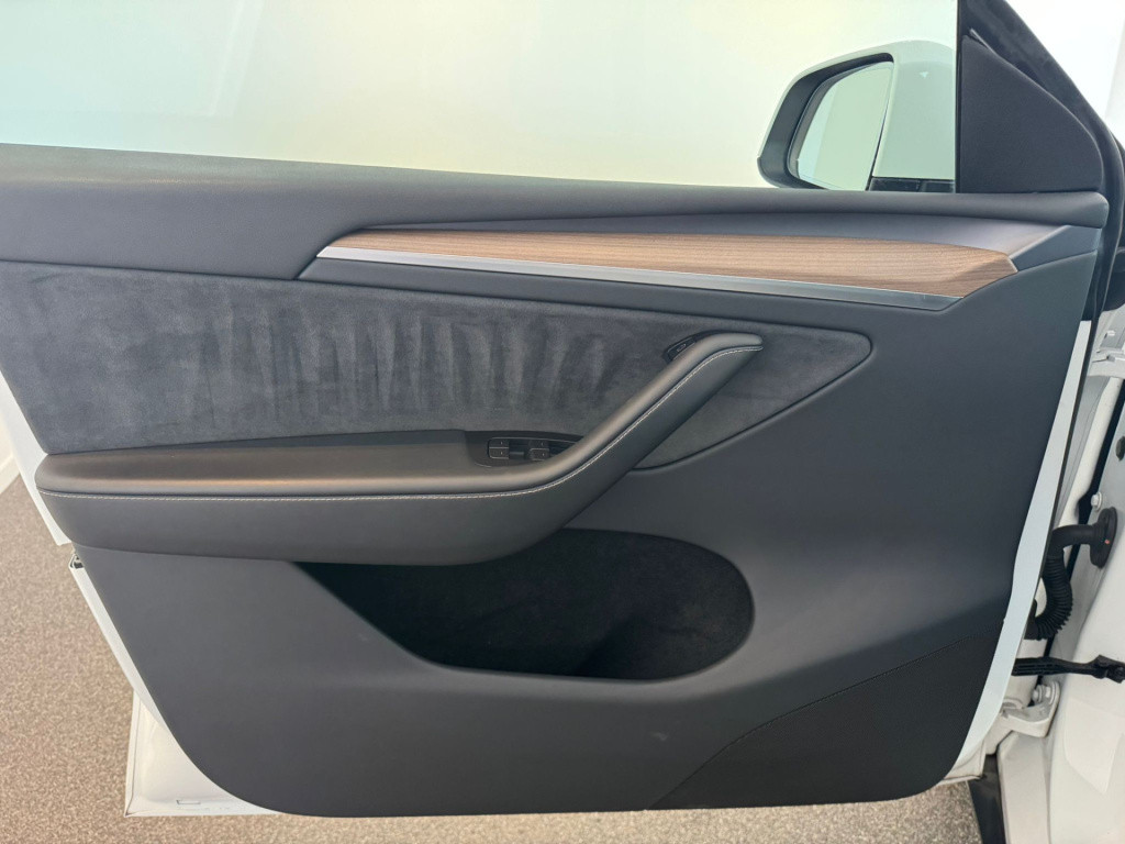 Tesla Model Y rwd 58 kwh