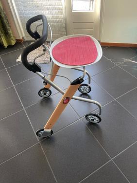 Binnenrollator trust care lets go indoor