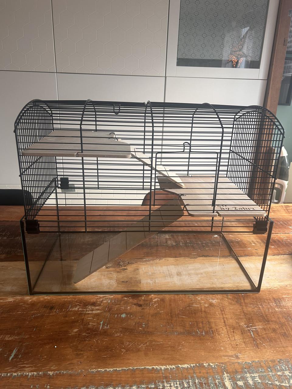 Mooi, glazen hok voor knaagdieren