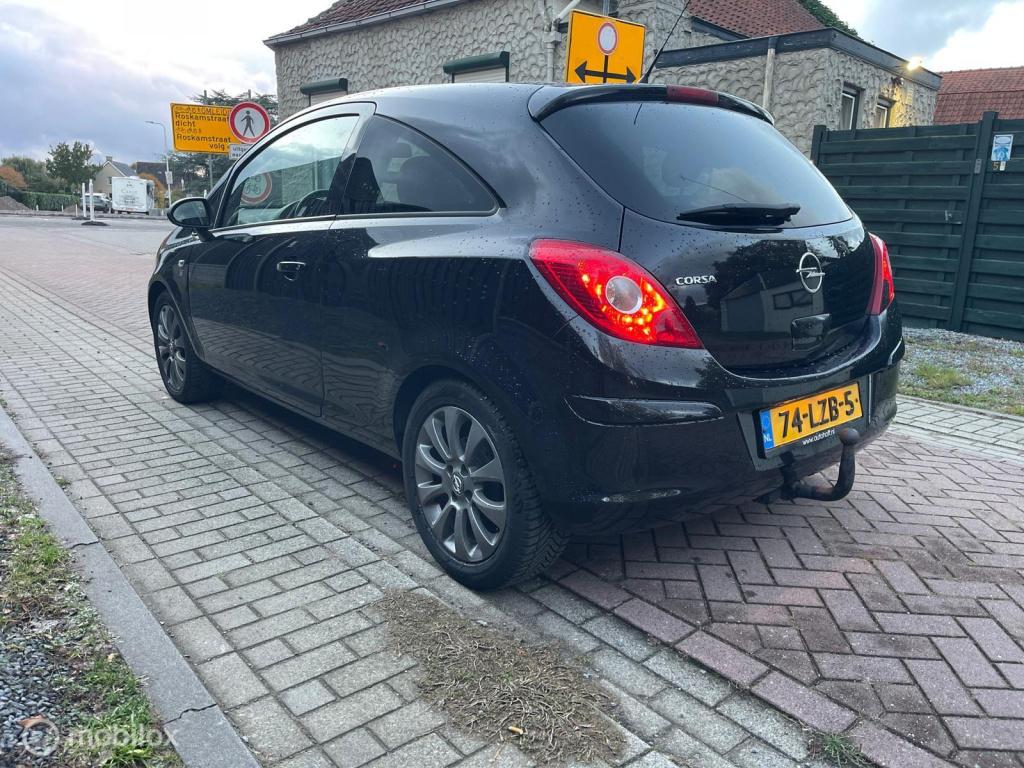 Opel Corsa 1.4-16v '111' edition