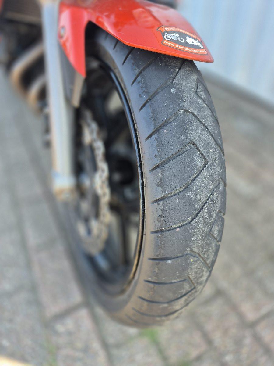 Kawasaki ER6-N uit 2009 met veel extra's