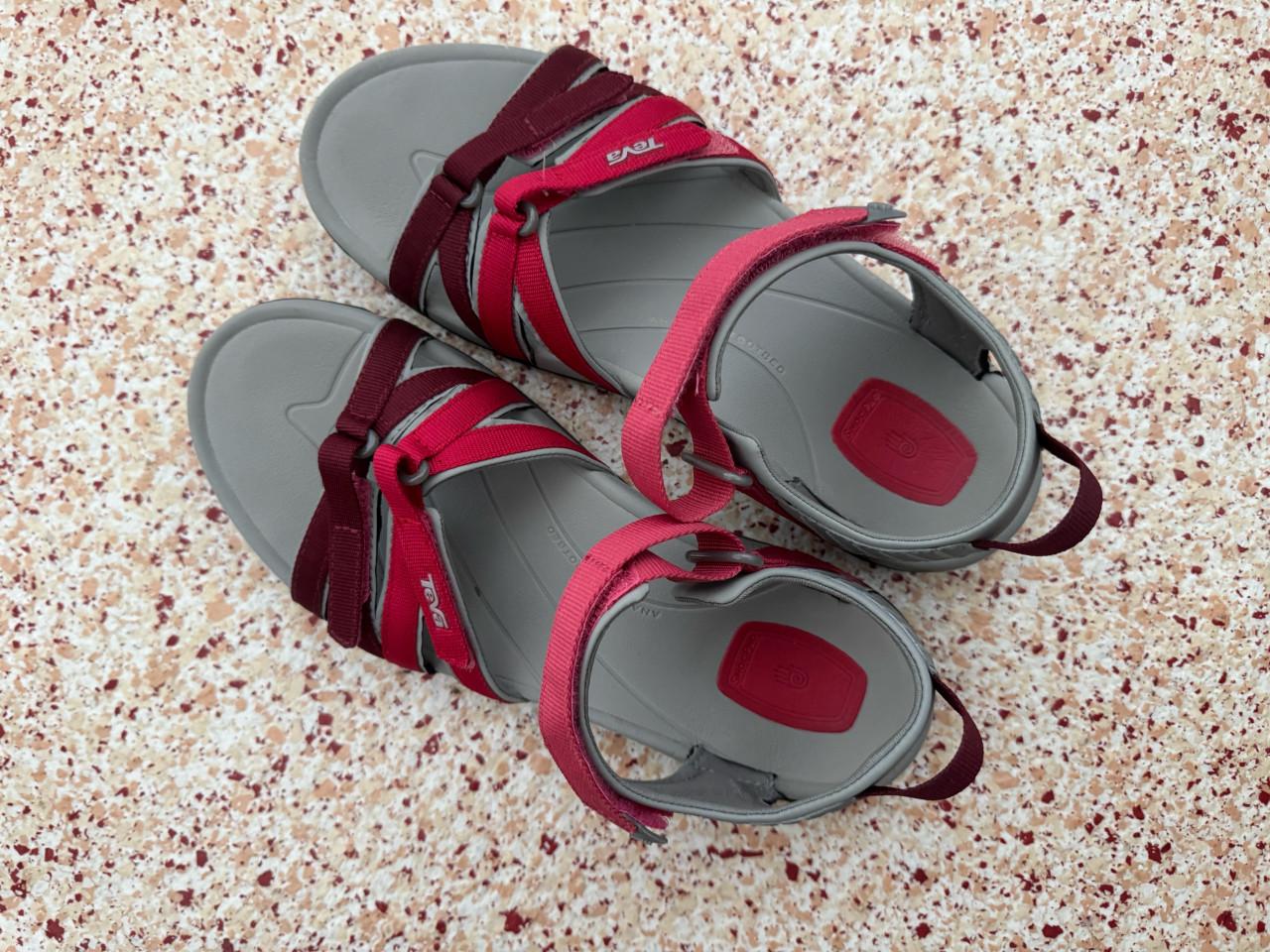 Comfortabele Teva Damessandalen, Maat 42