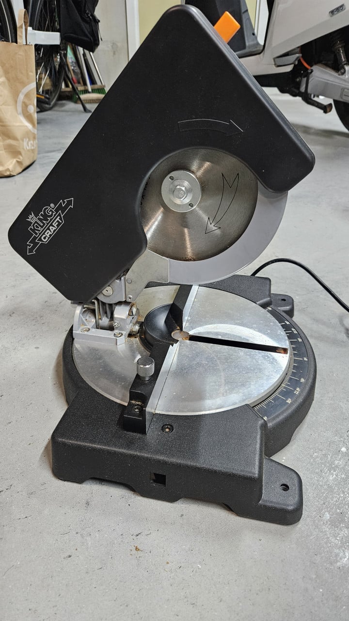 Afkort zaag CRAFT KGS-1050 met extra toebehoren