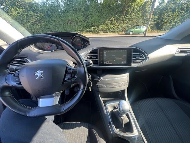 Peugeot 308 1.6 bluehdi blue lease executive