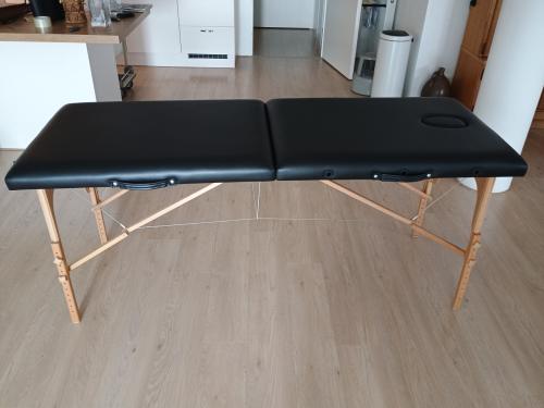 Te koop: massagetafel (in hoogte verstelbaar)