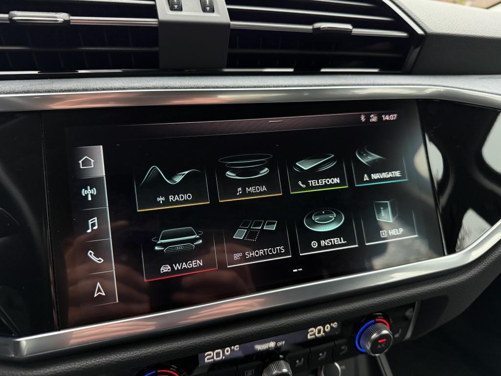 Audi Q3 35 tfsi advance pro line // sline interieur //