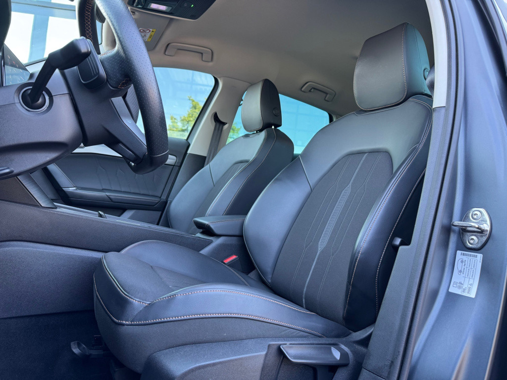 Cupra Formentor 1.4 e-hybrid business * matt grijs * navigatie * trekhaak