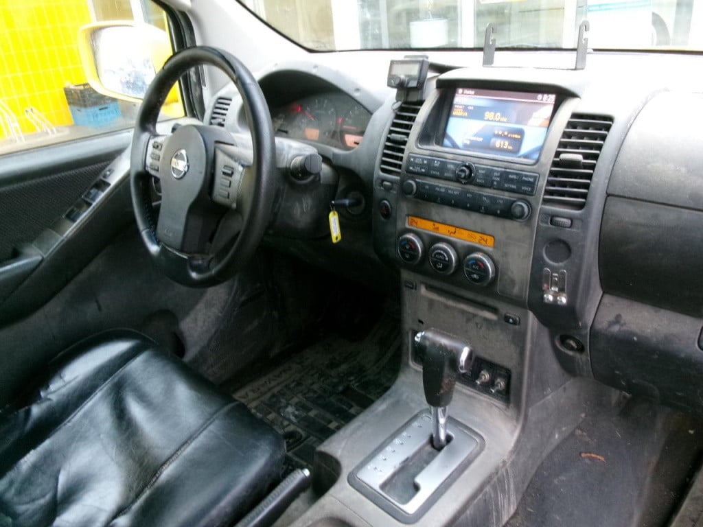 Nissan Navara 2.5 dci dubb.cab. (lees tekst!!)