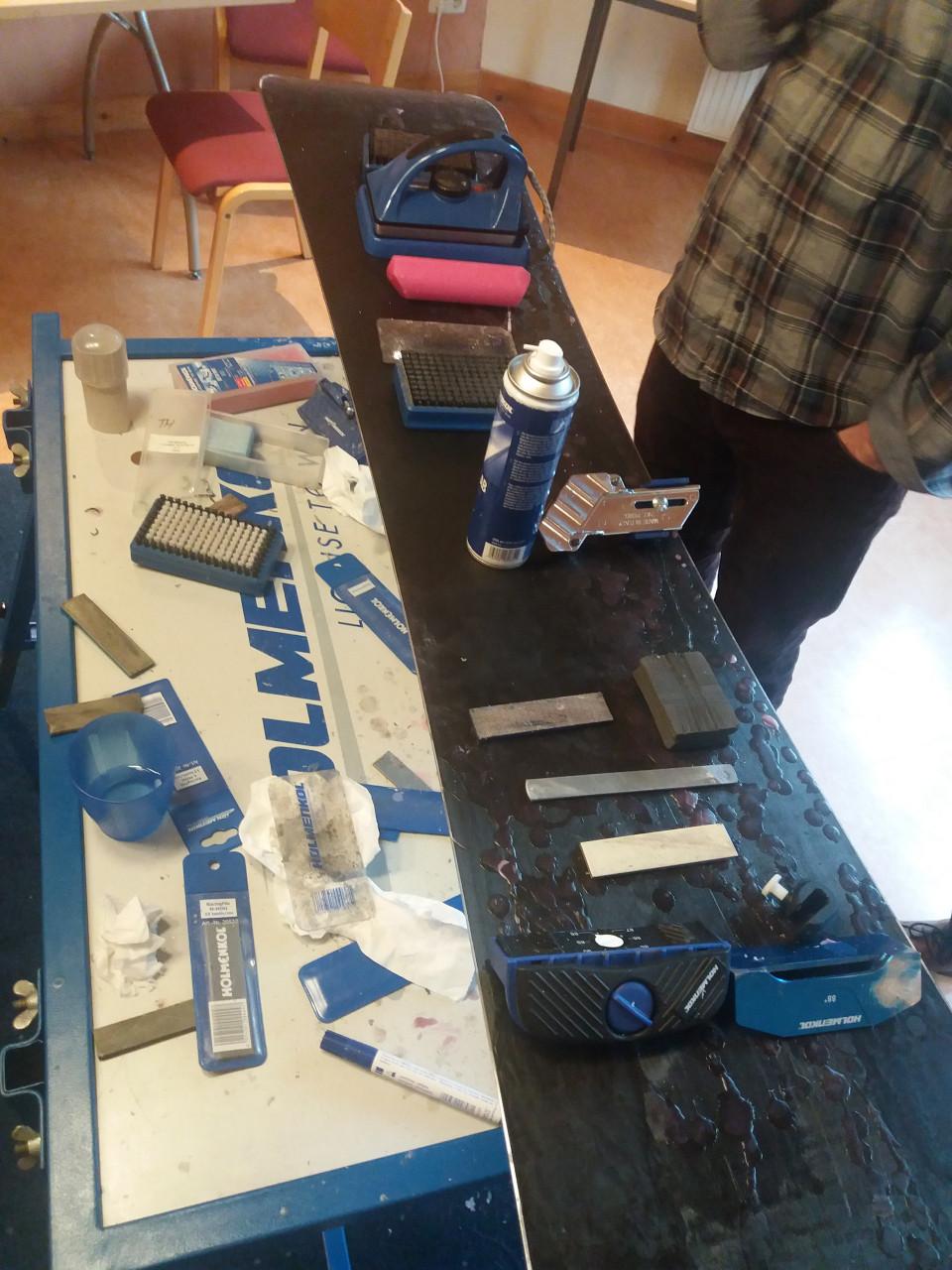 Ski's slijpen en waxen €25