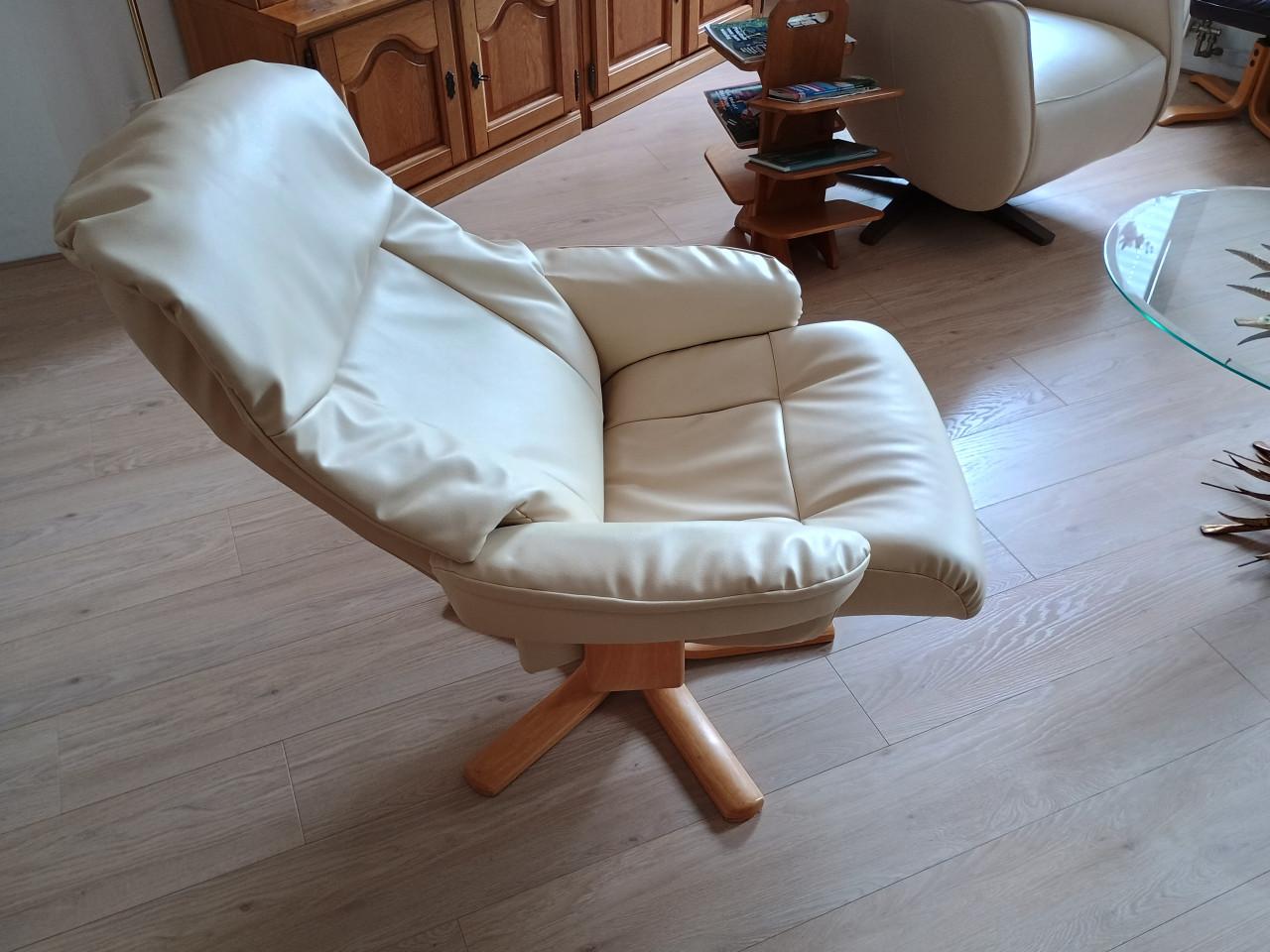 Te koop: lederen stoel